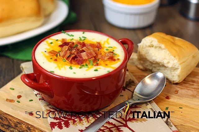 https://www.theslowroasteditalian.com/wp-content/uploads/2016/12/fully-loaded-cheesy-baked-potato-soup-4952765.jpg