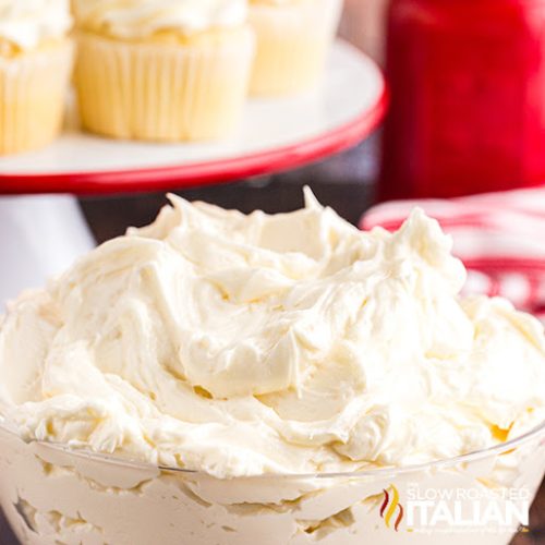 Best French buttercream frosting recipe - Sweetly Cakes
