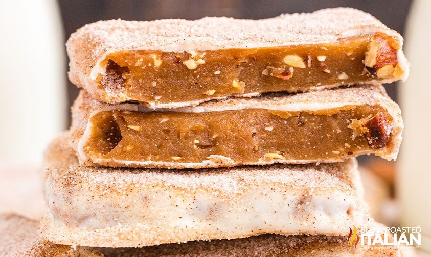 close up: stack of churro toffee with the top pieces cracked open