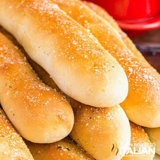 Olive Garden Breadsticks Recipe - The Slow Roasted Italian