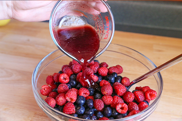 Simple Berry Salad - The Slow Roasted Italian