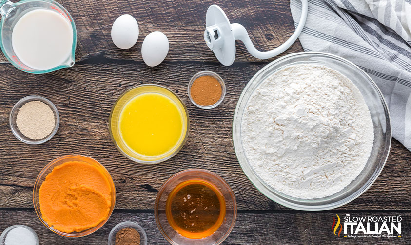 pumpkin roll recipe ingredients.