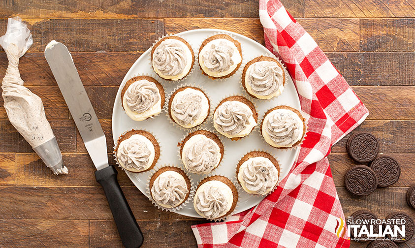 oreo cupcakes with frosting