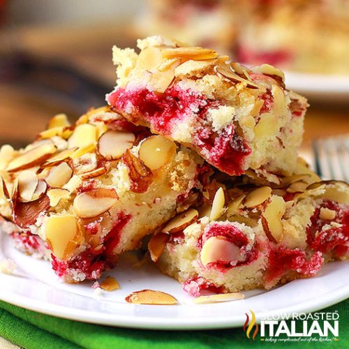 https://www.theslowroasteditalian.com/wp-content/uploads/2023/11/cranberry-christmas-cake-SQUARE-1-500x500.jpg