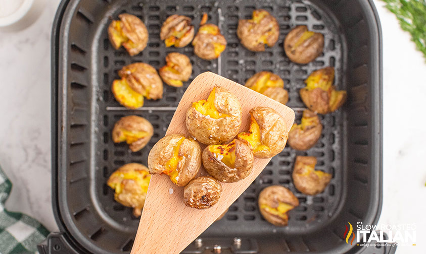 smashed potatoes in air fryer basket