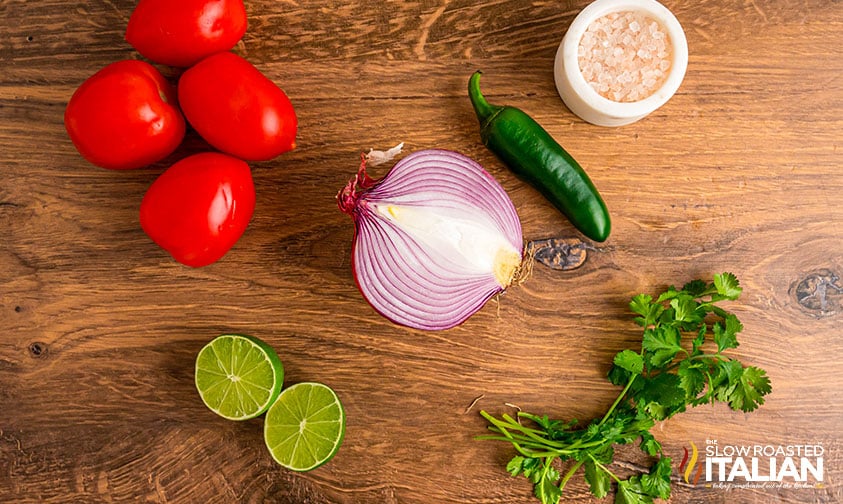 ingredients for fresh tomato salsa chipotle