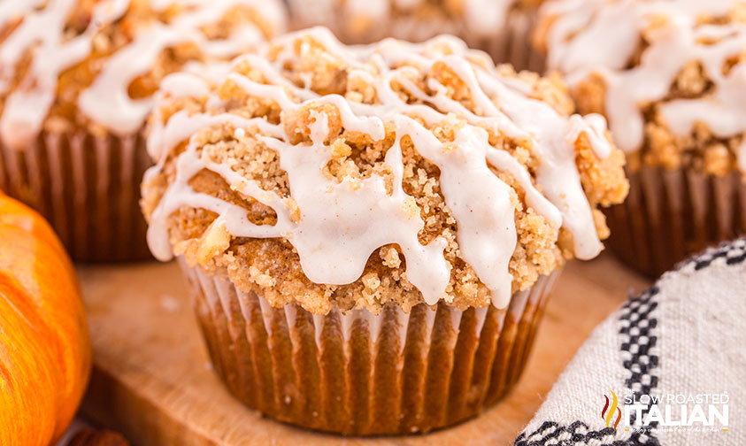 closeup of a pumpkin streusel muffin