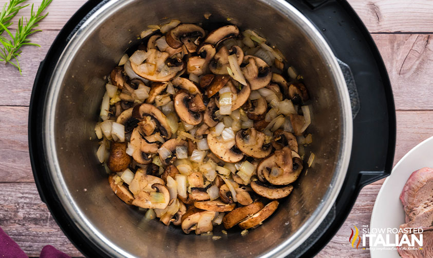 sauteed onions and mushrooms in instant pot