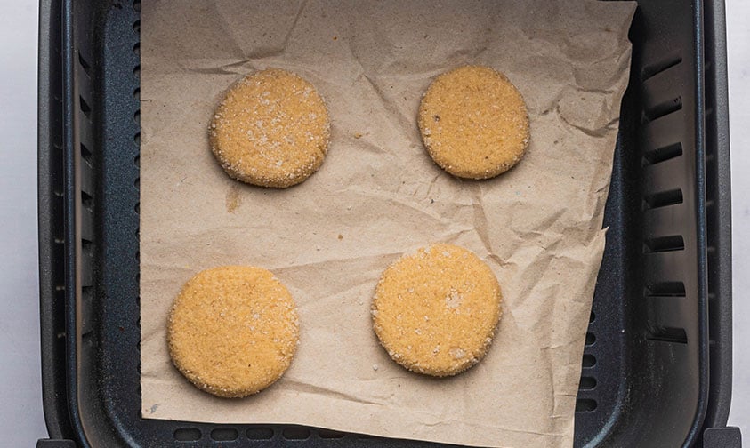 ginger snap cookies in air fryer basket