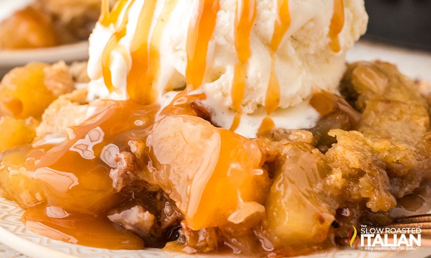 closeup of crockpot caramel apple dump cake