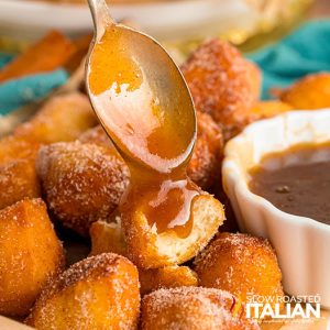 closeup of cracker barrel beignets