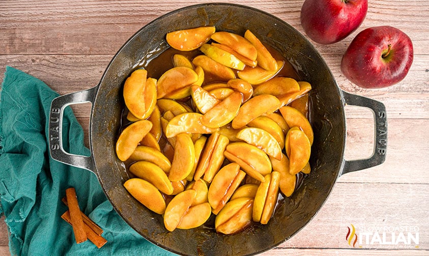 cracker barrel fried apples in a large skillet